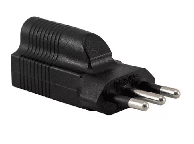 Adaptador enchufe americano a nacional 110v - 220v inyectado - Imagen 2